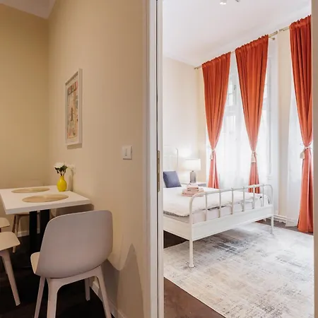 Lägenhet #artistic Flat 2br Historical Center Timişoara